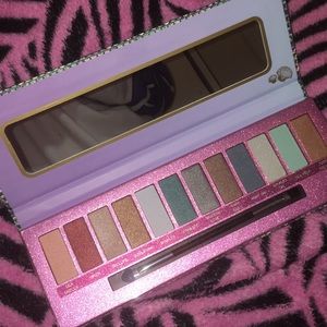 ***SOLD*** Secretly Mermaid Makeup Pallet 💖🐳🐚💫